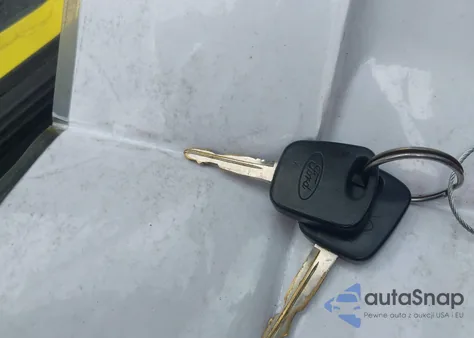 2002 Ford Focus Zx3 из США, поврежденный, VIN 3FAFP31382R163679